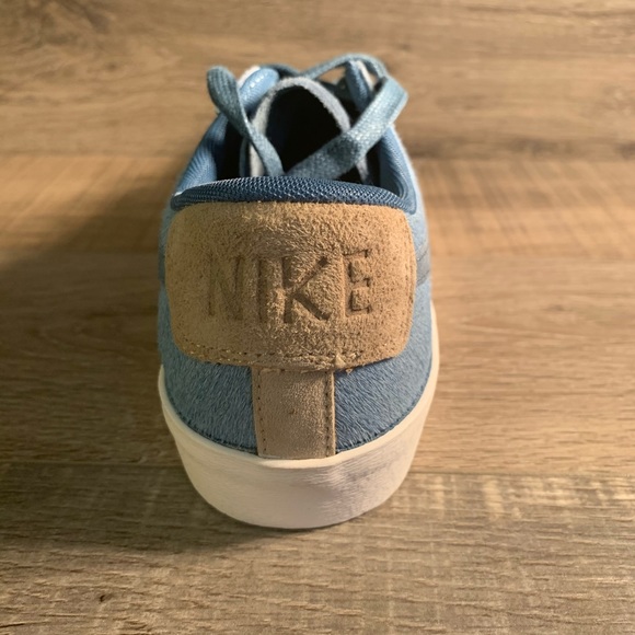 Womens Nike Blazer Low LX Embossed Pony Fur - Picture 4 of 6